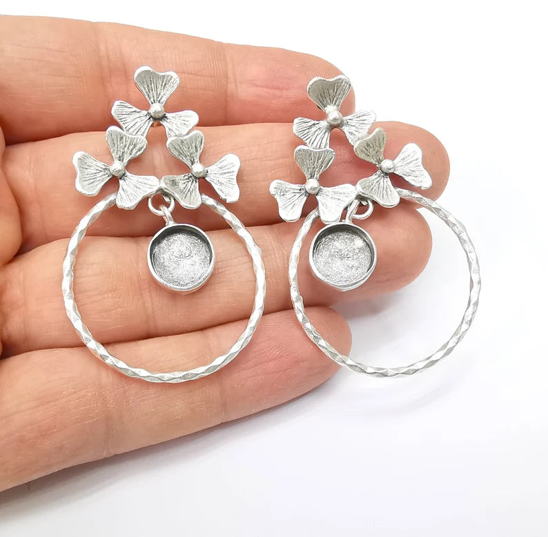 Flower Earring Base, Earring Blank, Ear Settings Bezel, Resin Blank, Cabochon Mountings, Antique Silver Plated Brass (10mm blanks) G35416