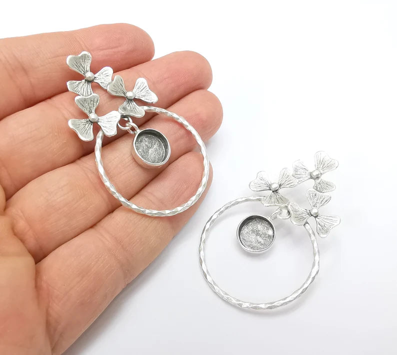 Flower Earring Base, Earring Blank, Ear Settings Bezel, Resin Blank, Cabochon Mountings, Antique Silver Plated Brass (10mm blanks) G35416