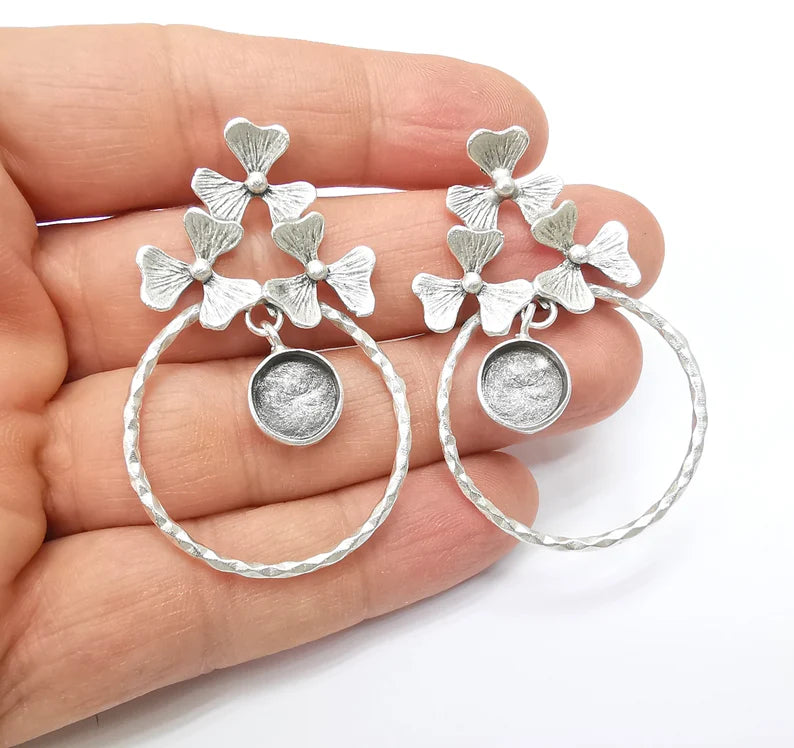 Flower Earring Base, Earring Blank, Ear Settings Bezel, Resin Blank, Cabochon Mountings, Antique Silver Plated Brass (10mm blanks) G35416