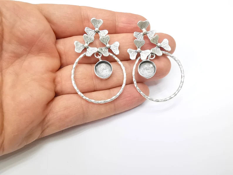 Flower Earring Base, Earring Blank, Ear Settings Bezel, Resin Blank, Cabochon Mountings, Antique Silver Plated Brass (10mm blanks) G35416