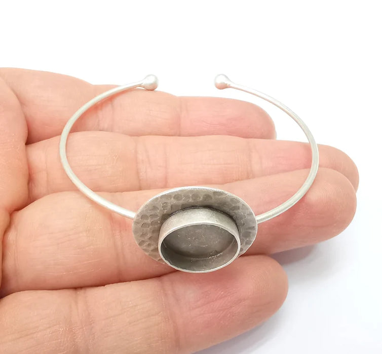 Round Hammered Bracelet, Silver Cuff, Bangle Bezel, Resin Blank, Wristband Cabochon Base, Adjustable Antique Silver Brass (14mm) G35420