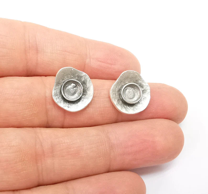 Earring Stud Base, Organic Shape Earring Blank, Ear Settings Resin Bezel, Cabochon Mounting, Antique Silver Plated Brass (6mm blanks) G35422