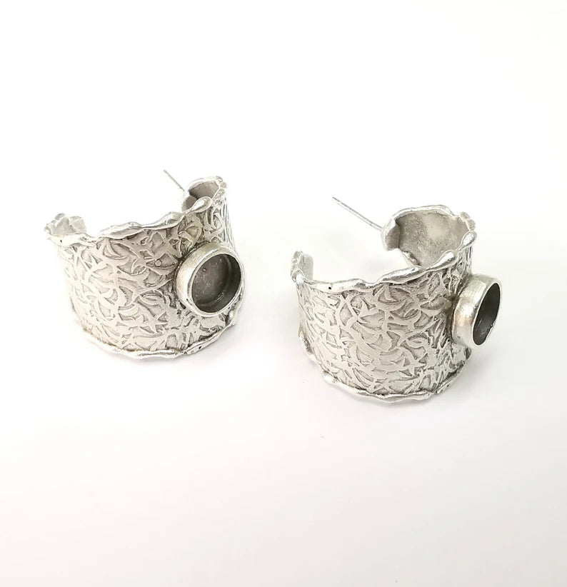 Earring Stud Base, Organic Shape Earring Blank, Ear Settings Resin Bezel, Cabochon Mounting, Antique Silver Plated Brass (8mm blanks) G35423