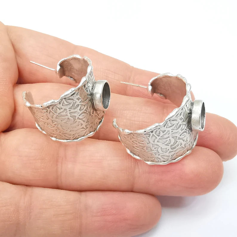 Earring Stud Base, Organic Shape Earring Blank, Ear Settings Resin Bezel, Cabochon Mounting, Antique Silver Plated Brass (8mm blanks) G35423