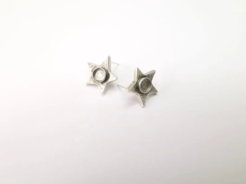 Earring Stud Base, Star Earring Blank, Ear Settings Resin Bezel, Cabochon Mounting, Antique Silver Plated Brass (6mm blanks) G35424