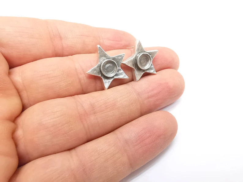 Earring Stud Base, Star Earring Blank, Ear Settings Resin Bezel, Cabochon Mounting, Antique Silver Plated Brass (6mm blanks) G35424