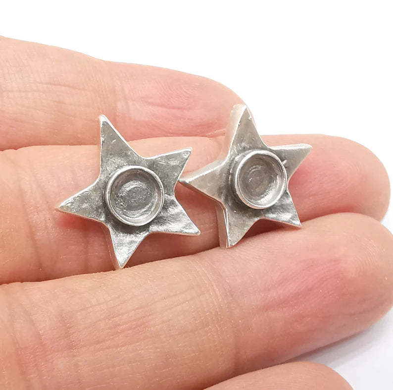 Earring Stud Base, Star Earring Blank, Ear Settings Resin Bezel, Cabochon Mounting, Antique Silver Plated Brass (6mm blanks) G35424