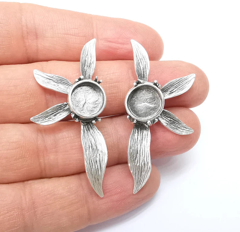 Flower Earring Base, Leaf Earring Blank, Ear Settings Bezel, Resin Blank, Cabochon Mounting, Antique Silver Plated Brass (10mm blank) G35426