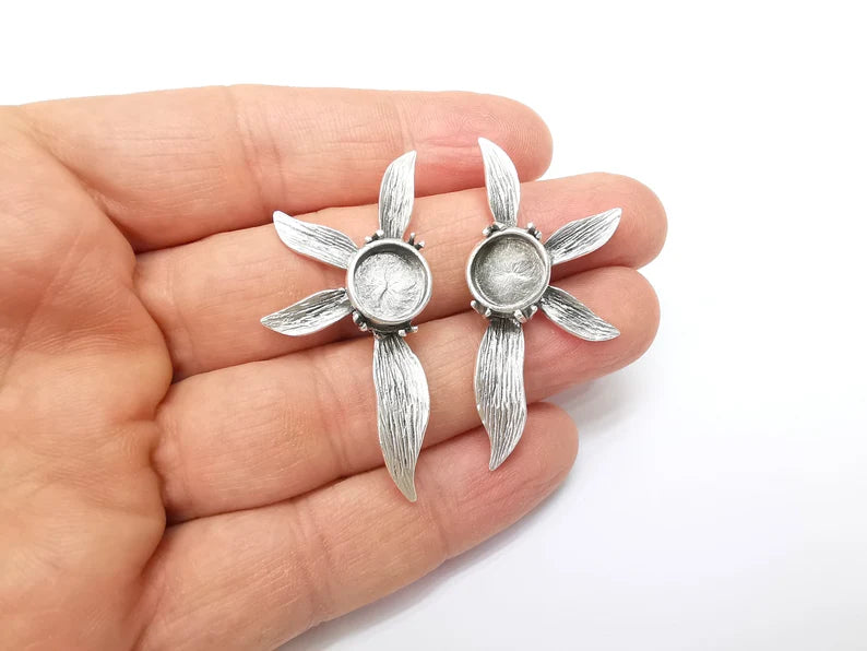 Flower Earring Base, Leaf Earring Blank, Ear Settings Bezel, Resin Blank, Cabochon Mounting, Antique Silver Plated Brass (10mm blank) G35426