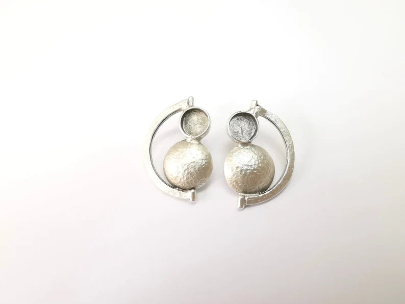 Earring Stud Base, Moon Earring Blank, Ear Settings Resin Bezel, Cabochon Mounting, Antique Silver Plated Brass (10mm blanks) G35427