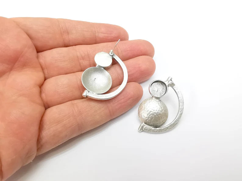 Earring Stud Base, Moon Earring Blank, Ear Settings Resin Bezel, Cabochon Mounting, Antique Silver Plated Brass (10mm blanks) G35427