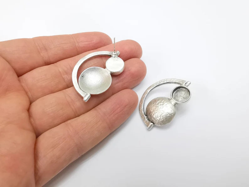 Earring Stud Base, Moon Earring Blank, Ear Settings Resin Bezel, Cabochon Mounting, Antique Silver Plated Brass (10mm blanks) G35427