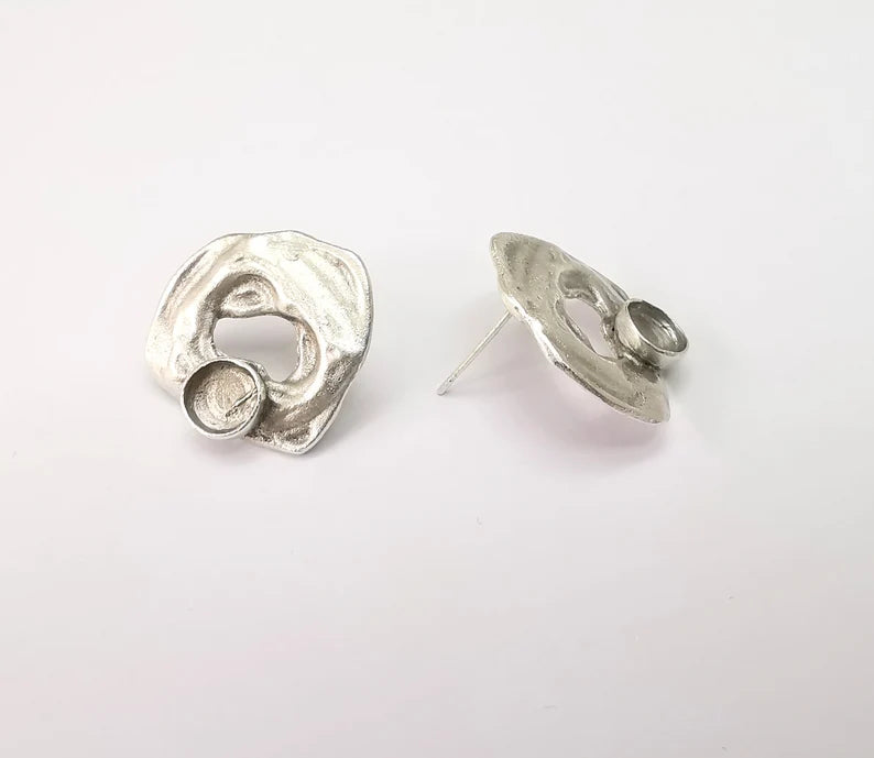 Earring Stud Base, Organic Shape Earring Blank, Ear Settings Resin Bezel, Cabochon Mounting, Antique Silver Plated Brass (6mm blanks) G35429