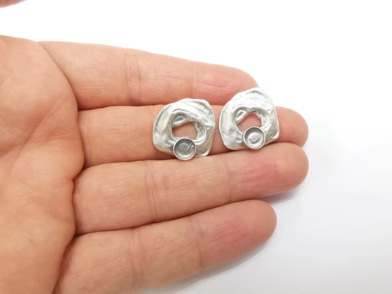 Earring Stud Base, Organic Shape Earring Blank, Ear Settings Resin Bezel, Cabochon Mounting, Antique Silver Plated Brass (6mm blanks) G35429