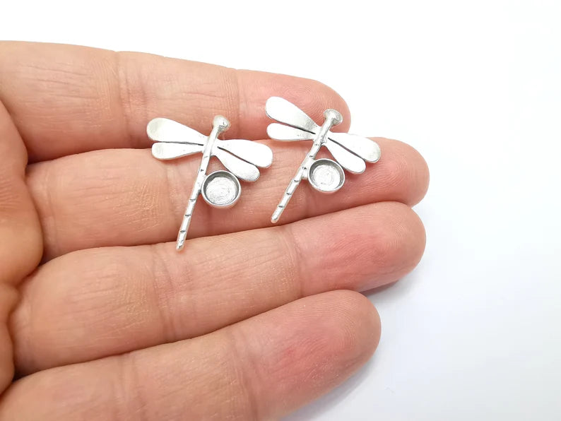 Dragonfly Earring Base, Dragonfly Earring Blank, Ear Setting Resin Bezel, Cabochon Mounting, Antique Silver Plated Brass (6mm blanks) G35440