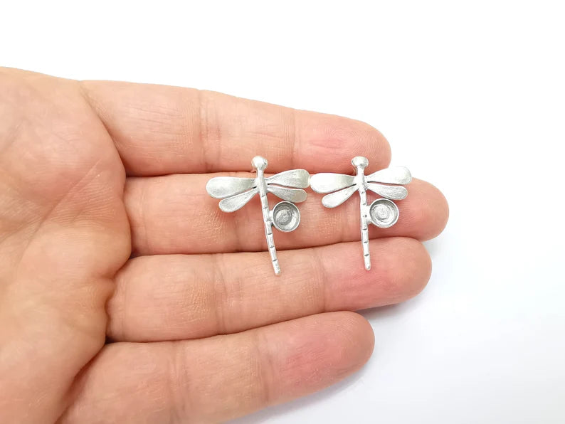 Dragonfly Earring Base, Dragonfly Earring Blank, Ear Setting Resin Bezel, Cabochon Mounting, Antique Silver Plated Brass (6mm blanks) G35440