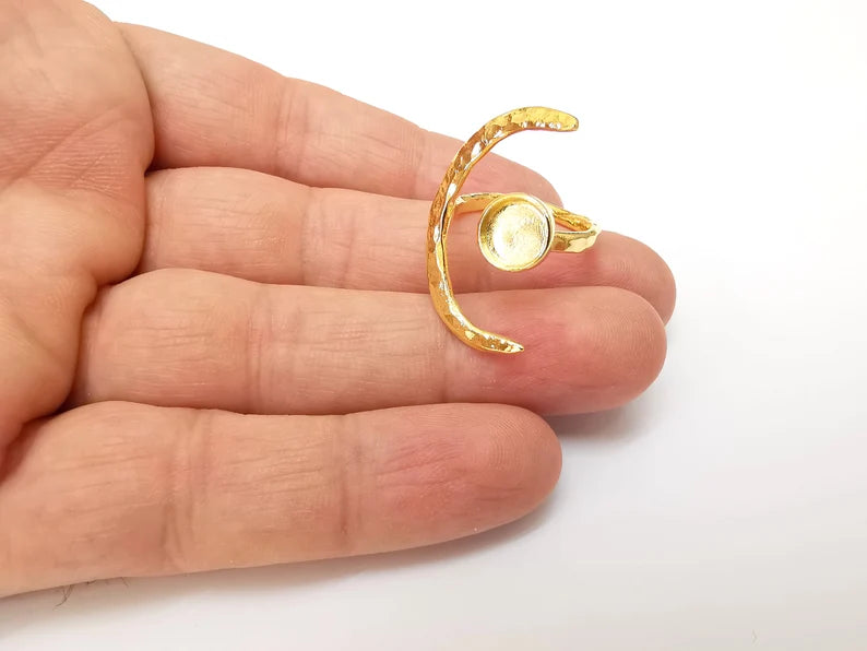Gold Ring Crescent Setting, Moon Ring Blank, Resin Bezel, Celestial Ring Mounting, Epoxy Frame, Adjustable Antique Gold Plated 8mm G35568