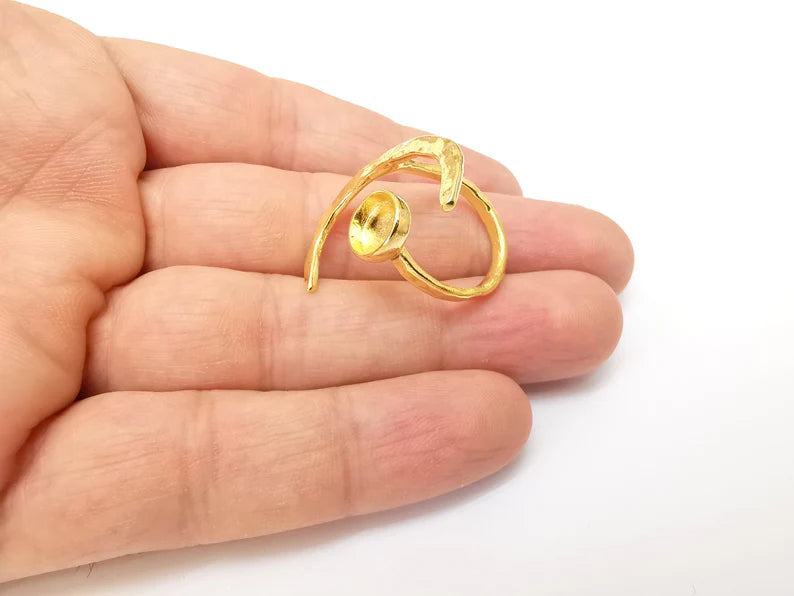 Gold Ring Crescent Setting, Moon Ring Blank, Resin Bezel, Celestial Ring Mounting, Epoxy Frame, Adjustable Antique Gold Plated 8mm G35568