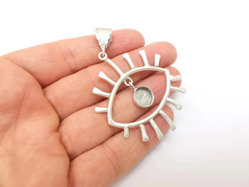 Eye Pendant Blank, Cabochon Bezel, Locket Pendant Base, inlay Mountings, Resin Necklace, Antique Silver Plated Brass (10mm blank) G35545