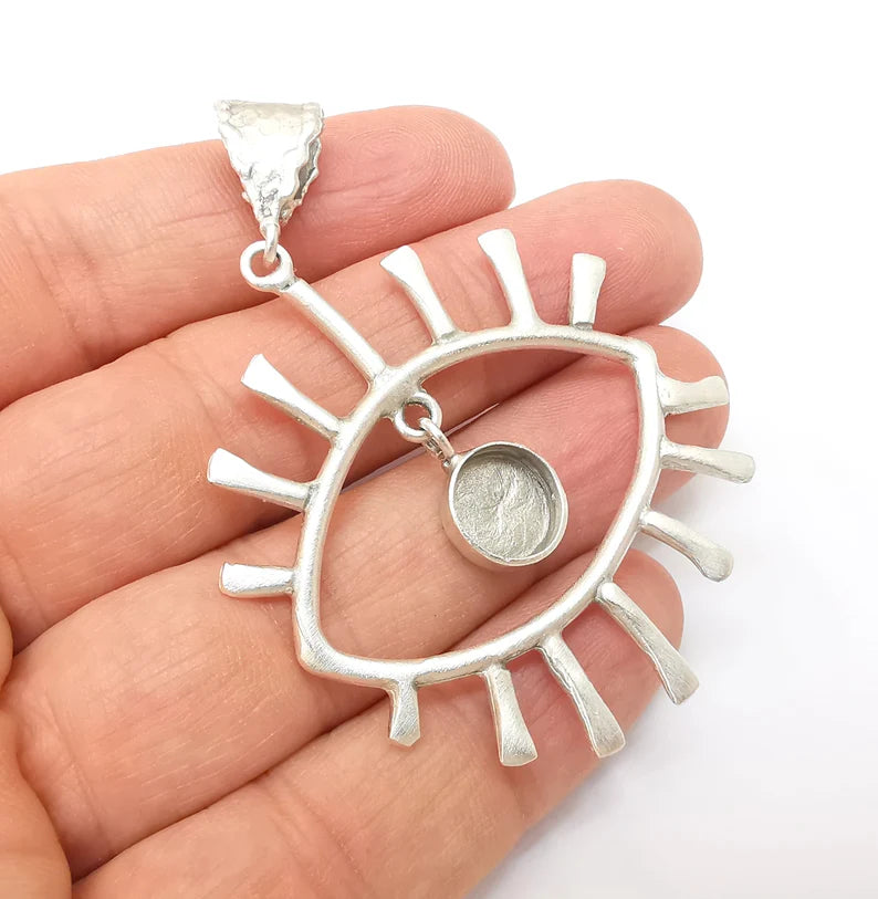 Eye Pendant Blank, Cabochon Bezel, Locket Pendant Base, inlay Mountings, Resin Necklace, Antique Silver Plated Brass (10mm blank) G35545