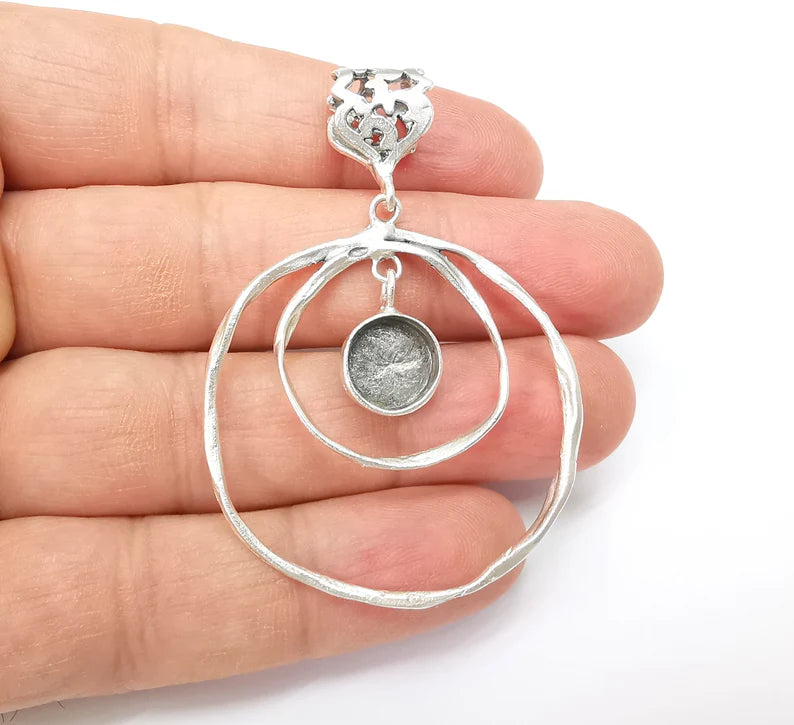 Circle Pendant Bezel, Cabochon Blank, Locket Pendant Base, inlay Mounting, Resin Necklace, Antique Silver Plated Brass 10mm blank G35447