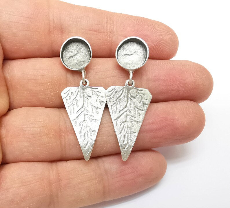 Triangle Leaf Earring Base, Earring Blank, Ear Setting Bezel, Resin Blank, Cabochon Mounting, Antique Silver Plated Brass 10mm blank G35548