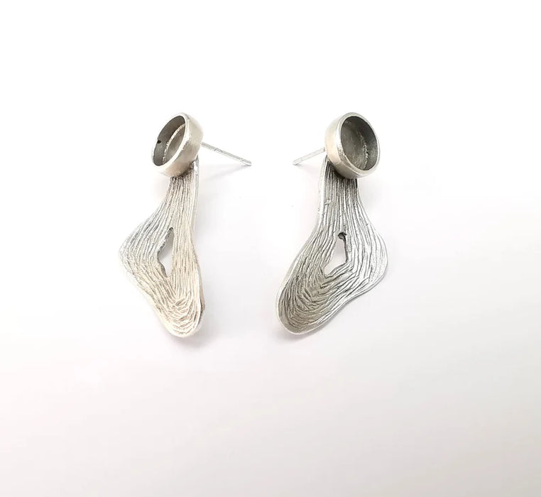 Silver Earring Base, Leaf Earring Blank, Ear Setting Resin Bezel, Cabochon Mounting, Antique Silver Plated Brass (8mm blanks) G35449