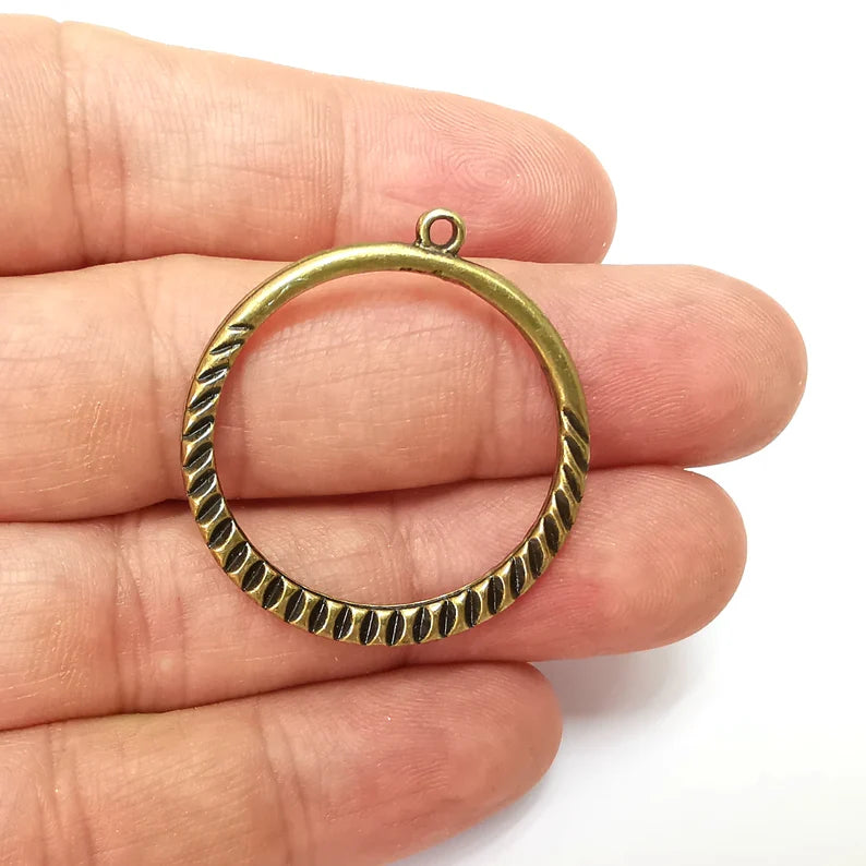 2 Bronze Ribbed Hoop Charms , Round Charms , Boho Charm, Earring Charm, Bronze Charms , Necklace Parts, Antique Bronze Plated 36x33mm G35562