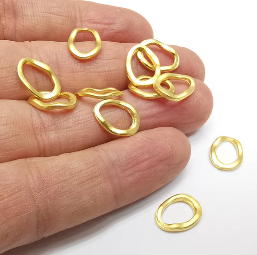 Organic Oval Circle Connector, Wavy Gold Plated Charms, Jewelry Parts, Hammered Bracelet Component, Gold Plated Findings (13x10mm) G35459