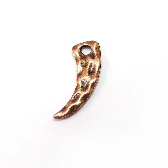 5 Hammered Charms, (Double sided) Tooth Claw Charms, Earring Charms, Copper Pendant, Necklace Pendant, Antique Copper Plated 30x9mm G35474