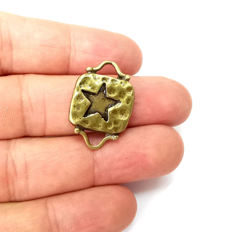 2 Bronze Star Connector, Jewelry Parts, Bracelet Component, Antique Bronze Finding, Antique Bronze Plated Metal (28x19mm) G35581