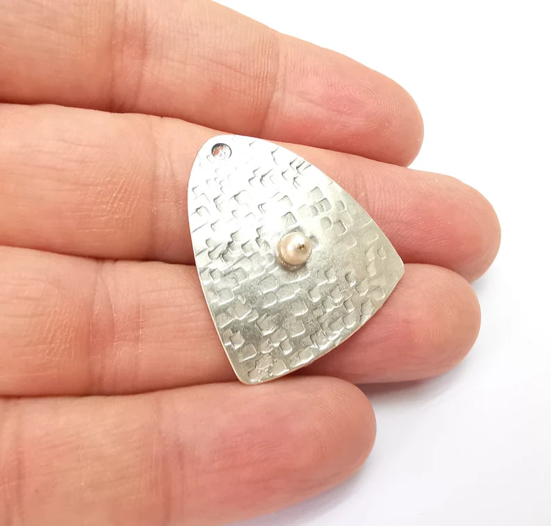 Silver Dangle Charms, Hammered Boho Charm, Rustic Charm, Earring Charm, Silver Pendant, Necklace Parts, Antique Silver Plated 31x28mm G35494