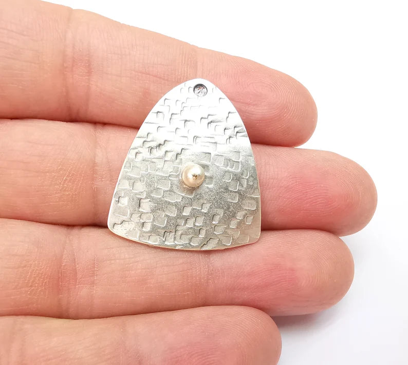 Silver Dangle Charms, Hammered Boho Charm, Rustic Charm, Earring Charm, Silver Pendant, Necklace Parts, Antique Silver Plated 31x28mm G35494