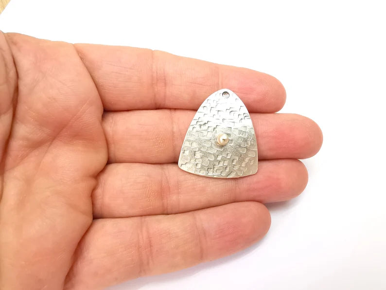 Silver Dangle Charms, Hammered Boho Charm, Rustic Charm, Earring Charm, Silver Pendant, Necklace Parts, Antique Silver Plated 31x28mm G35494