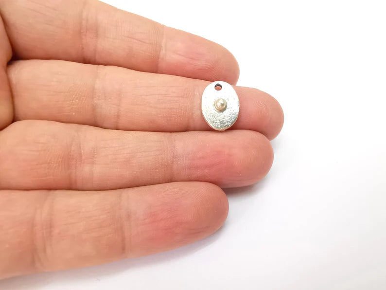 5 Silver Oval Charms, Boho Charms, Rustic Charms, Earring Charms, Silver Pendant, Necklace Parts, Antique Silver Plated 14x10mm G35608