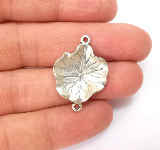 Silver Leaf Connector, Jewelry Parts, Silver Bracelet Component, Antique Silver Finding, Antique Silver Plated Metal (31x22mm) G35509