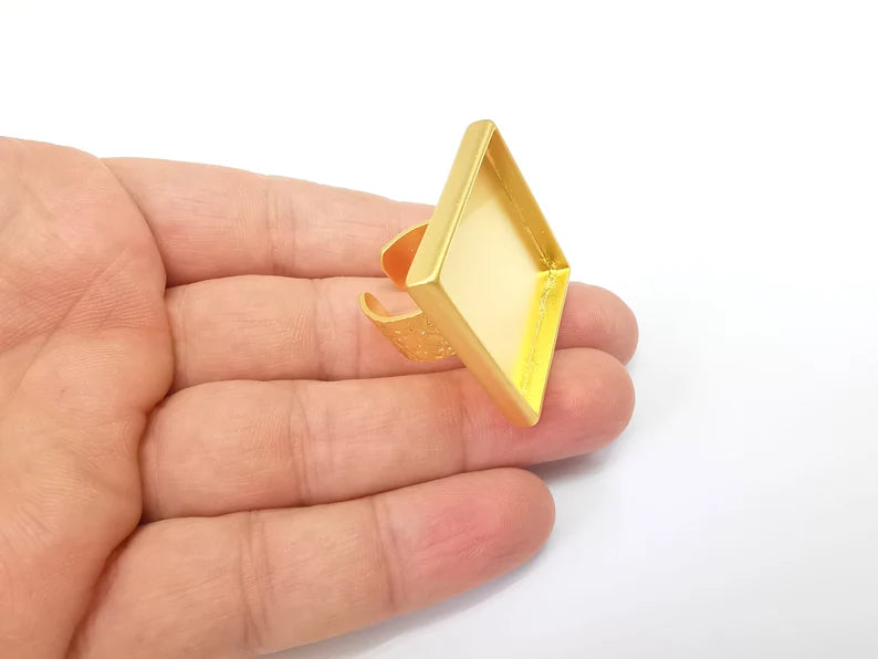 Gold Ring Blank Setting, Cabochon Blank, Resin Bezel, Square Ring Mounting, Epoxy Frame Base, Adjustable Gold Plated 30x30mm G35621