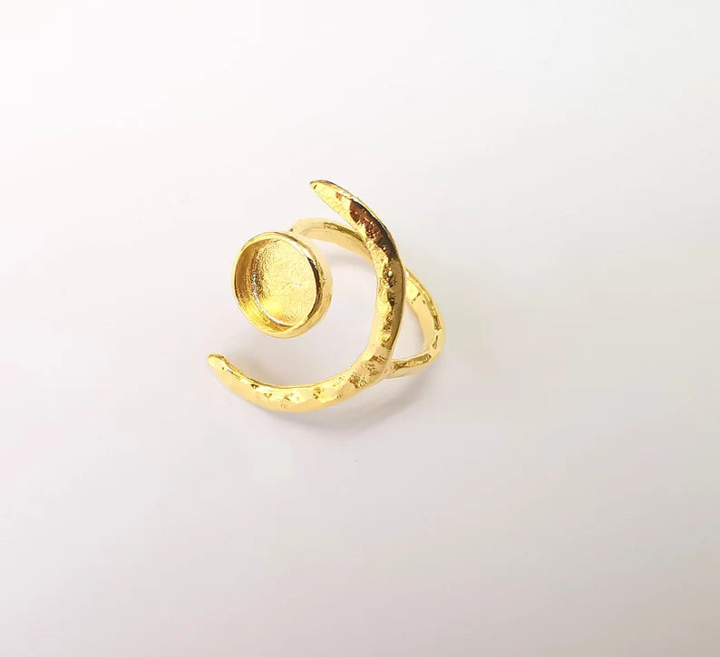 Gold Ring Crescent Setting, Moon Ring Blank, Resin Bezel, Celestial Ring Mounting, Epoxy Frame, Adjustable Antique Gold Plated 10mm G35619