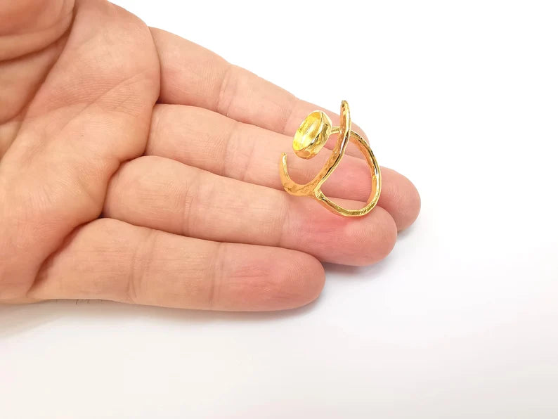 Gold Ring Crescent Setting, Moon Ring Blank, Resin Bezel, Celestial Ring Mounting, Epoxy Frame, Adjustable Antique Gold Plated 10mm G35619