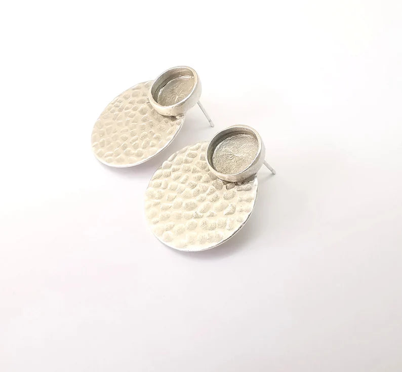 Earring Stud Base, Hammered Earring Blank, Ear Settings Resin Bezel, Cabochon Mounting, Antique Silver Plated Brass (10mm blanks) G35615