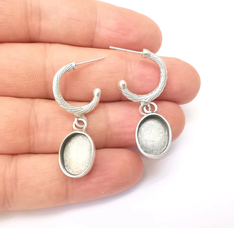 Earring Stud Base, Oval Earring Blank, Ear Settings Resin Bezel, Cabochon Mounting, Antique Silver Plated Brass (13x10mm blanks) G35626