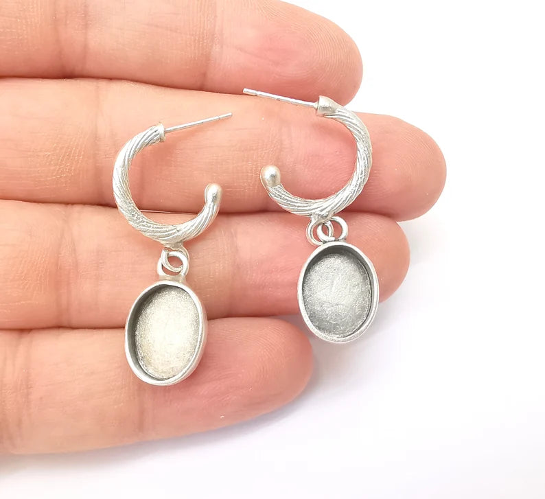 Earring Stud Base, Oval Earring Blank, Ear Settings Resin Bezel, Cabochon Mounting, Antique Silver Plated Brass (13x10mm blanks) G35626