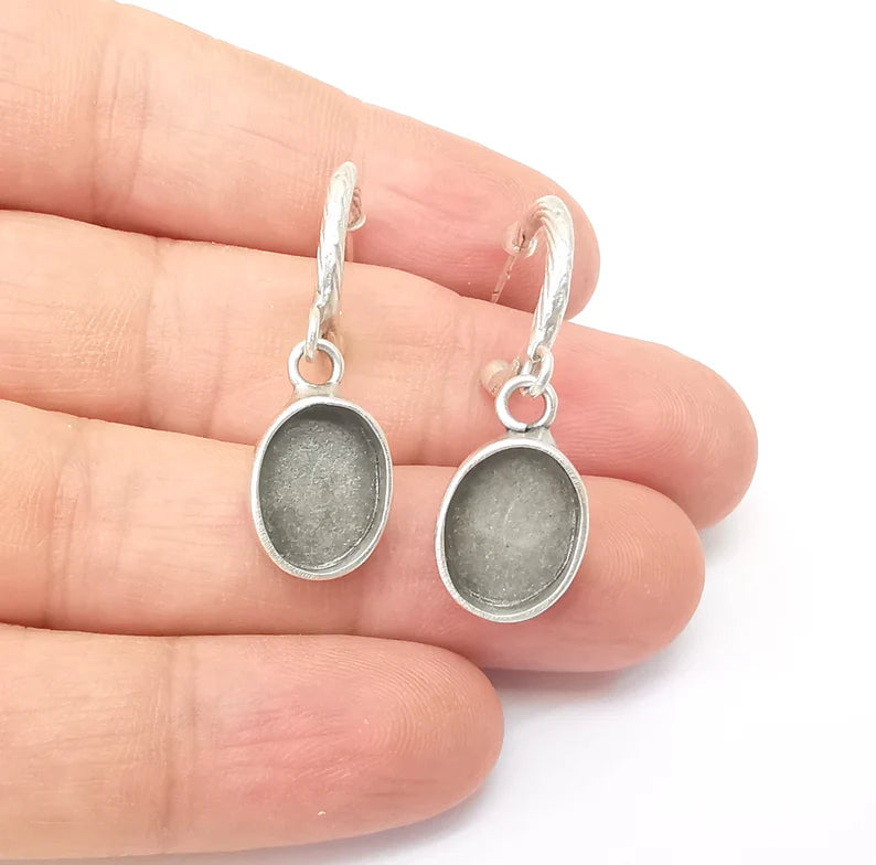 Earring Stud Base, Oval Earring Blank, Ear Settings Resin Bezel, Cabochon Mounting, Antique Silver Plated Brass (13x10mm blanks) G35626