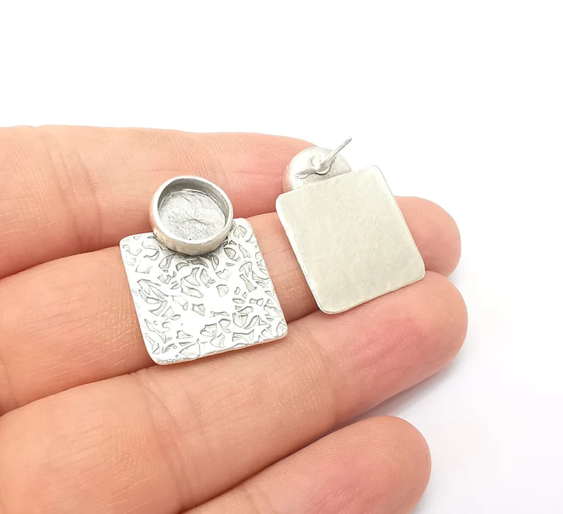 Earring Stud Base, Hammered Earring Blank, Ear Settings Resin Bezel, Cabochon Mounting, Antique Silver Plated Brass (10mm blanks) G35627