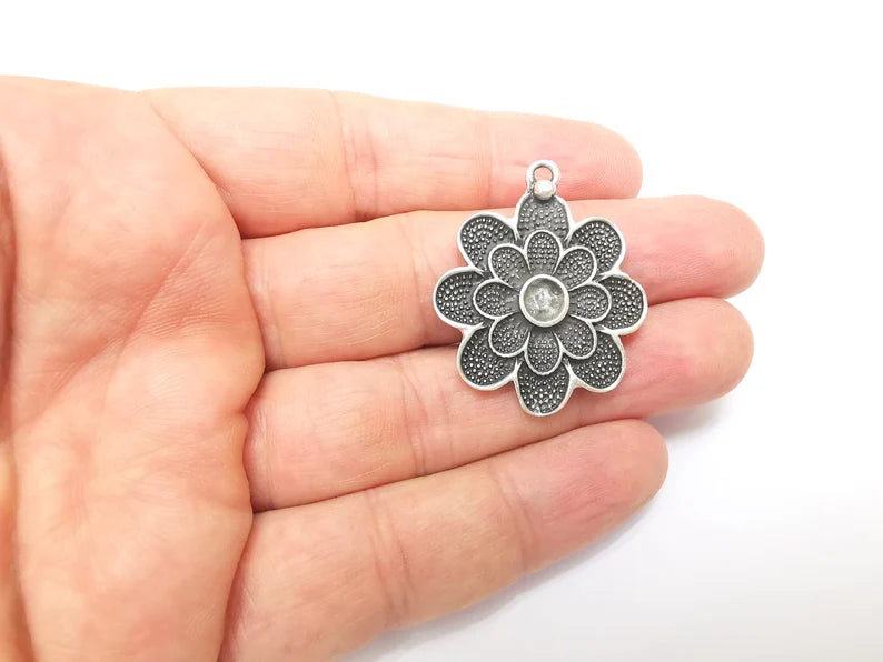 Flower Charms, Dangle Flower Charms, Floral Charms, Pendant Component, Earring Charms, Necklace Parts, Antique Silver Plated 37x31mm G35630