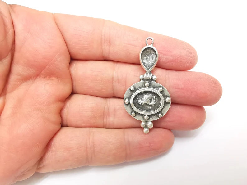 5 Silver Charms, Boho Charms, Earring Charms, Silver Pendant, Ethnic Rustic Charms, Necklace Parts, Antique Silver Plated 29x16mm G35635