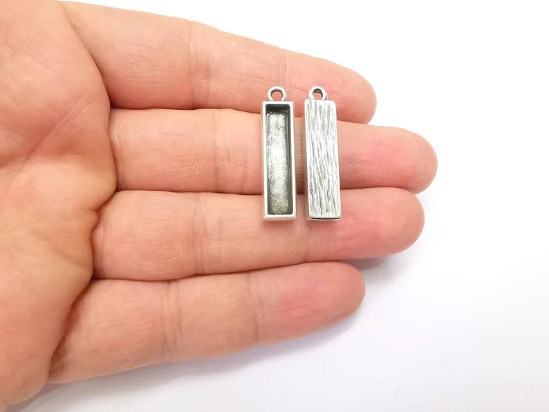 2 Silver Rectangle Blank, Resin Kit, Charm Frame, Pendant Bezel, Earring Base, Cabochon inlay Mountings, Antique Silver Plated 25x5mm G35648