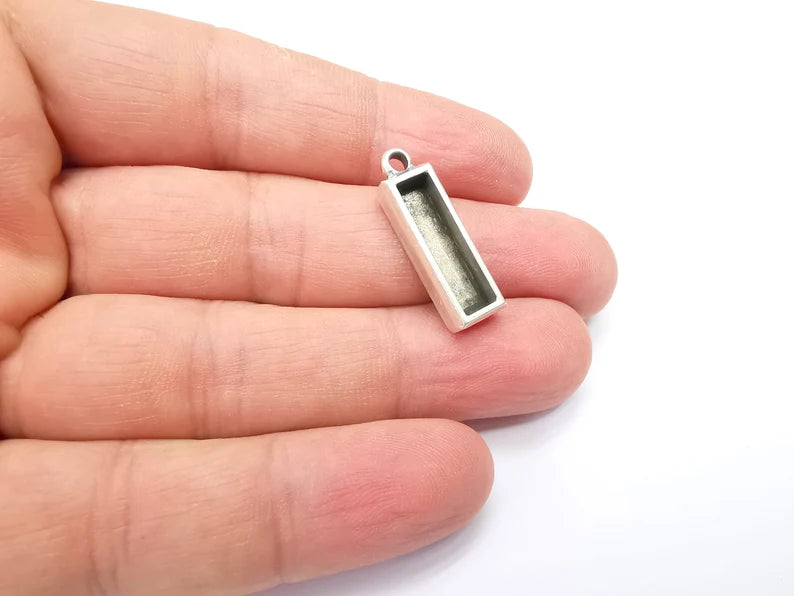 2 Silver Rectangle Blank, Resin Kit, Charm Frame, Pendant Bezel, Earring Base, Cabochon inlay Mountings, Antique Silver Plated 20x5mm G35651