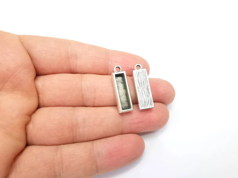 2 Silver Rectangle Blank, Resin Kit, Charm Frame, Pendant Bezel, Earring Base, Cabochon inlay Mountings, Antique Silver Plated 20x5mm G35651