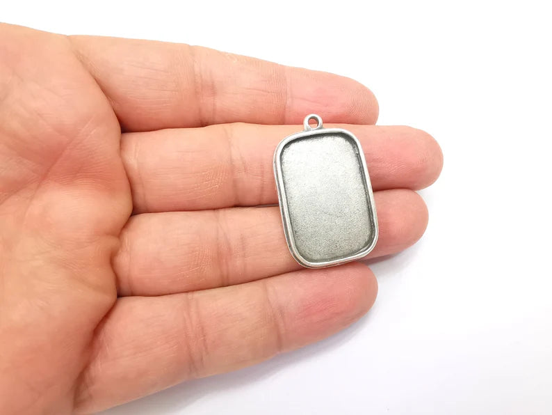 Silver Rectangle Blank, Resin Kit, Charm Frame, Pendant Bezel, Earring Base, Cabochon inlay Mountings, Antique Silver Plated 30x20mm G35657